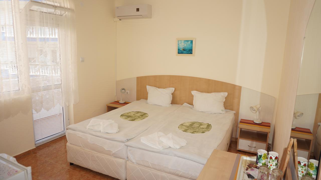 Borko Guest House Primorsko Exterior foto